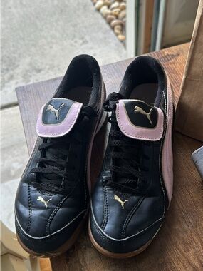 Puma Black & Light Pink Low-Top Sneakers/ indoor soccer shoes